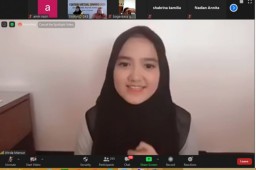 Putri Ustaz Yusuf Mansur Hadir Virtual dalam Orientasi Siswa di Gresik