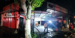 Resto Sop Janda di Surabaya Terbakar