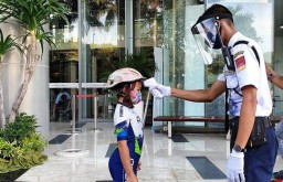 Warga Surabaya Diimbau Pakai Masker hingga di Rumah