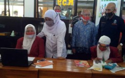 Pembelajaran Tatap Muka, Khofifah Tinjau SMA/SMK di Kota Probolinggo
