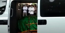 Bendera Setengah Tiang untuk Hormati Plt Bupati Sidoarjo