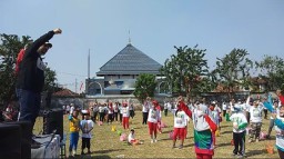Cak Nur Tutup Usia, Machfud Arifin Ajak Warga Surabaya Jaga Kesehatan