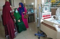 Diisukan Meninggal, Istri Cak Nur Isman di Rumah