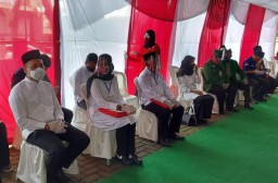 Foto: Ipuk-Sugirah Daftar ke KPU Banyuwangi