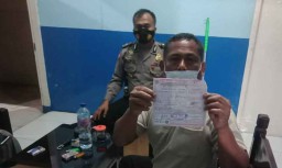 Polisi Tilang Sopir Innova yang Halangi Ambulans Melaju di Mojokerto