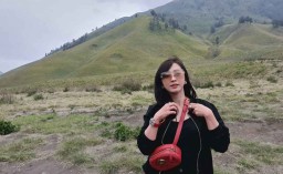Melihat Film BLT yang Diperankan Kades Cantik asal Lamongan