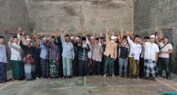 Para Kiai dan Guru Ngaji di Kalibaru dan Glenmore Dukung Ipuk-Sugirah