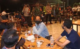 Cegah Corona, Puluhan Cafe dan Warkop di Manyar Gresik Dirazia