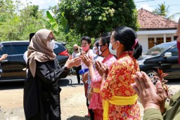 Bertemu Umat Hindu, Ipuk-Sugirah Komitmen Jaga Toleransi Beragama