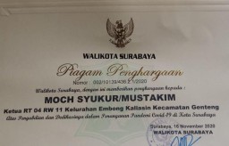 Penghargaan RT/RW Disebar Mendekati Pilwali, Risma Dituding Culas