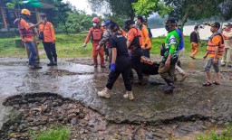 Pasutri Terseret Arus Kali Konto yang Meluap, Istri Ditemukan Tewas