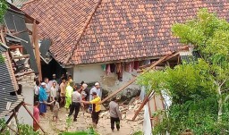 Selidiki Penyebab Longsor di Pamekasan, Polisi Gandeng BPBD dan TNI