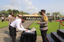 Cegah Penyalahgunaan Narkoba, Polisi se Jatim Teken Pakta Integritas