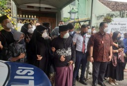 Pilihan Pembaca: Whisnu Salati Jenazah hingga Senyum Syek Ali Jaber