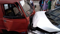 Mobil Xpander Tabrak Angkot di Surabaya, Polisi: Mobil Curian