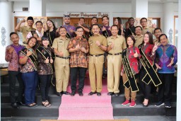 12 Mahasiswa Asing Akhiri Belajar Budaya di Banyuwangi