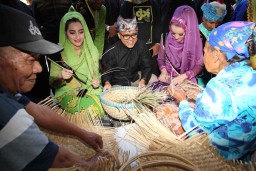 Ayo Nonton Serunya Festival Bambu Gintangan di Banyuwangi