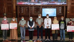 Gubernur Khofifah Launching Pembayaran Uji KIR Non Tunai Pakai QRIS Bank Jatim