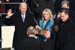 Jokowi Ucapkan Selamat atas Pelantikan Joe Biden dan Kamala Harris