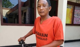 Modus Pura-pura Bingung, Pria ini Curi Sepeda di Depan Toko