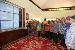 Pemkab Banyuwangi Luncurkan Paket Komplit Adminduk Online