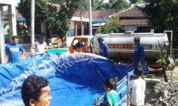 BPBD Ponorogo Suplai 24 Ribu Liter Air Bersih ke Warga Korban Banjir