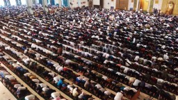 Berita Foto: Suasana Salat Idul Fitri di Masjid Al Akbar Surabaya