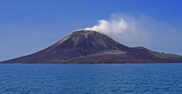 Gunung Anak Krakatau Keluarkan 56 Kali Letusan
