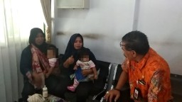 Diduga Telantarkan Anak, Oknum ASN Banyuwangi Dilabrak Mantan Istrinya