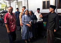H+1 Lebaran, Rumah Pribadi Bupati Banyuwangi Masih Ramai Pengunjung