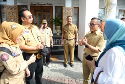 Sinergi Tangani Banjir, Bupati Anas Saling Puji dengan Kemensos