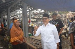 Bupati Anas Ingin Renovasi Pasar yang Terbakar Seperti di Thailand