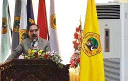 Kuliah Umum di Surabaya, Mantan Ketua KPK: Hukum Belum Maksimal