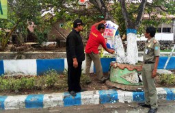Melanggar Aturan, Ratusan Alat Peraga Kampanye di Ponorogo Ditertibkan