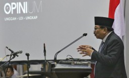 Diberi Aplikasi Anti Hoax, Soekarwo:  Pilkada di Jatim Semakin Ringan