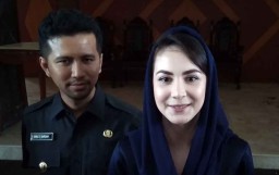 Istri Bupati Emil Dardak Dituduh Sombong, Netizen Kompak Membela