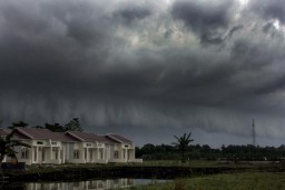 Siklon Tropis Surigae Meningkat, BNPB Instruksikan 9 Provinsi ini Waspada