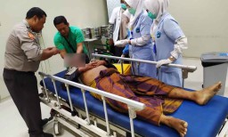 Pria di Pasuruan ini Disabet Celurit Orang Tak Dikenal saat Asik Ngopi