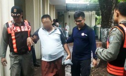 Pak Baju Nyaris Bunuh Diri Loncat dari Lantai 6 Mal ini