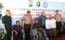 Polisi dan Pengusaha Gelar Pemeriksaan Kesehatan Gratis di Surabaya  