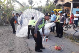Dinilai Membahayakan, Polisi Amankan Belasan Balon Udara di Ponorogo