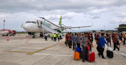 Abu Vulkanik Gunung Agung Mereda, Bandara Banyuwangi Kembali Dibuka
