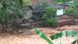 18 Rumah Nyaris Hanyut, Baru Dua KK yang Diungsikan