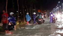 BPB Linmas: Banjir di Sememi Mulai Surut