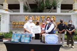 Bantuan Alat Salat dan Alquran untuk Korban Erupsi Gunung Semeru