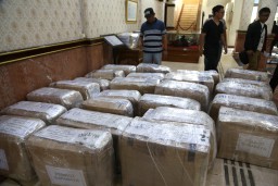 Wali Kota Risma Kembali Kirim Bantuan ke Papua