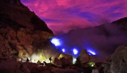 Destinasi Favorit Bila Piknik ke Banyuwangi, Blue Fire Paling Diminati