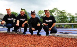Berlari dan Bersepeda di Banyuwangi Sambil Pesta Cokelat