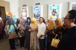Promosikan Banyuwangi, Bupati Anas Ajak Nobar Film Kulari ke Pantai 