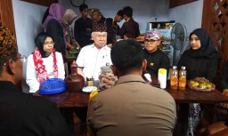 Kunjungi Banyuwangi, Mendag Makan Nasi Bungkus di Pasar Tradisional